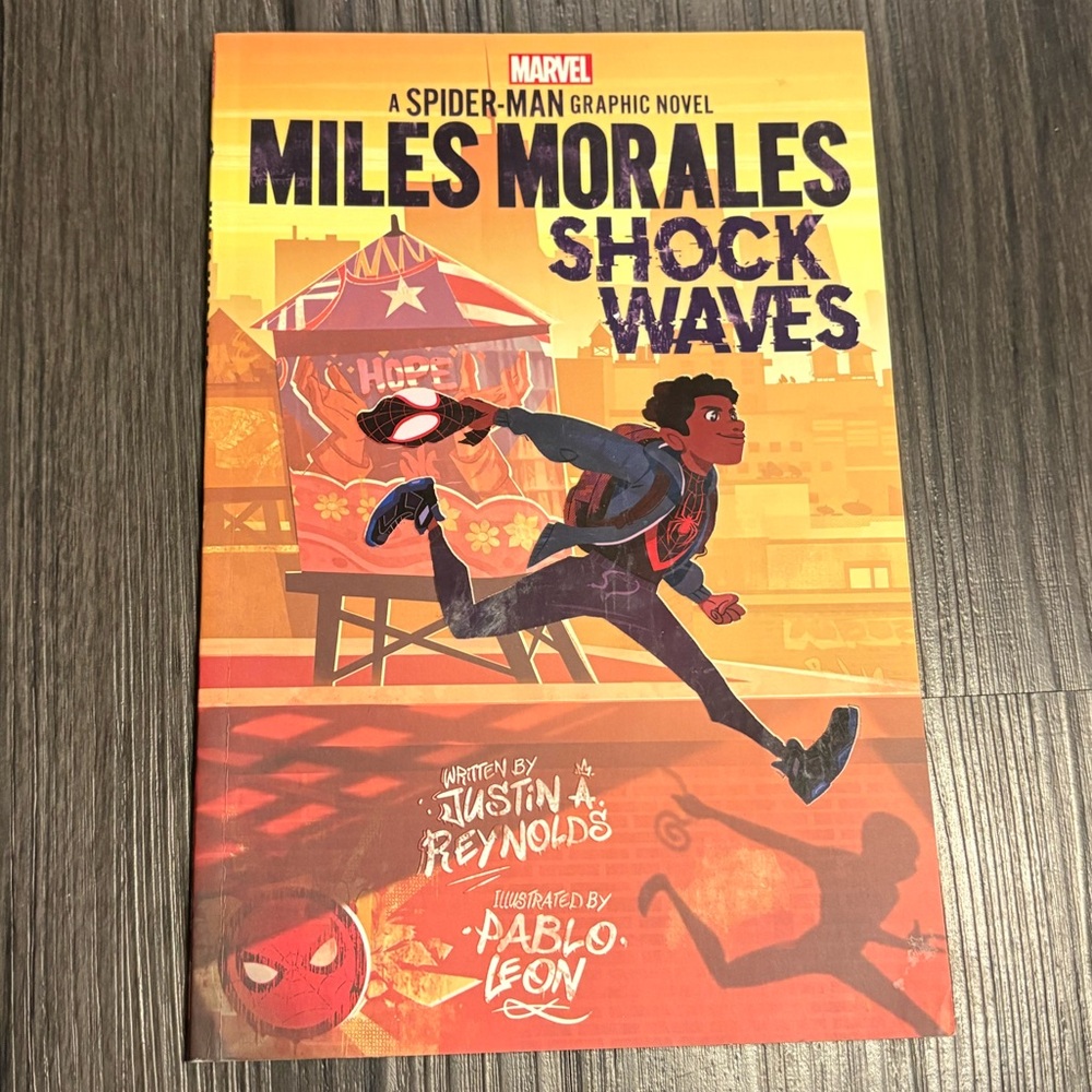 MARVEL A spider-man graphic novel Miles Morales Shock Waves- Book